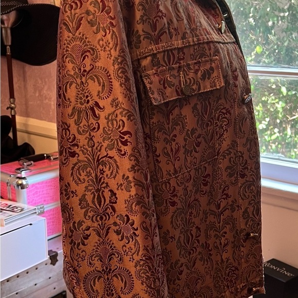 Men’s SZ M, Gold, Burgundy & Blue Lightweight Denim Jacket with Textured Fabric. - Picture 7 of 15